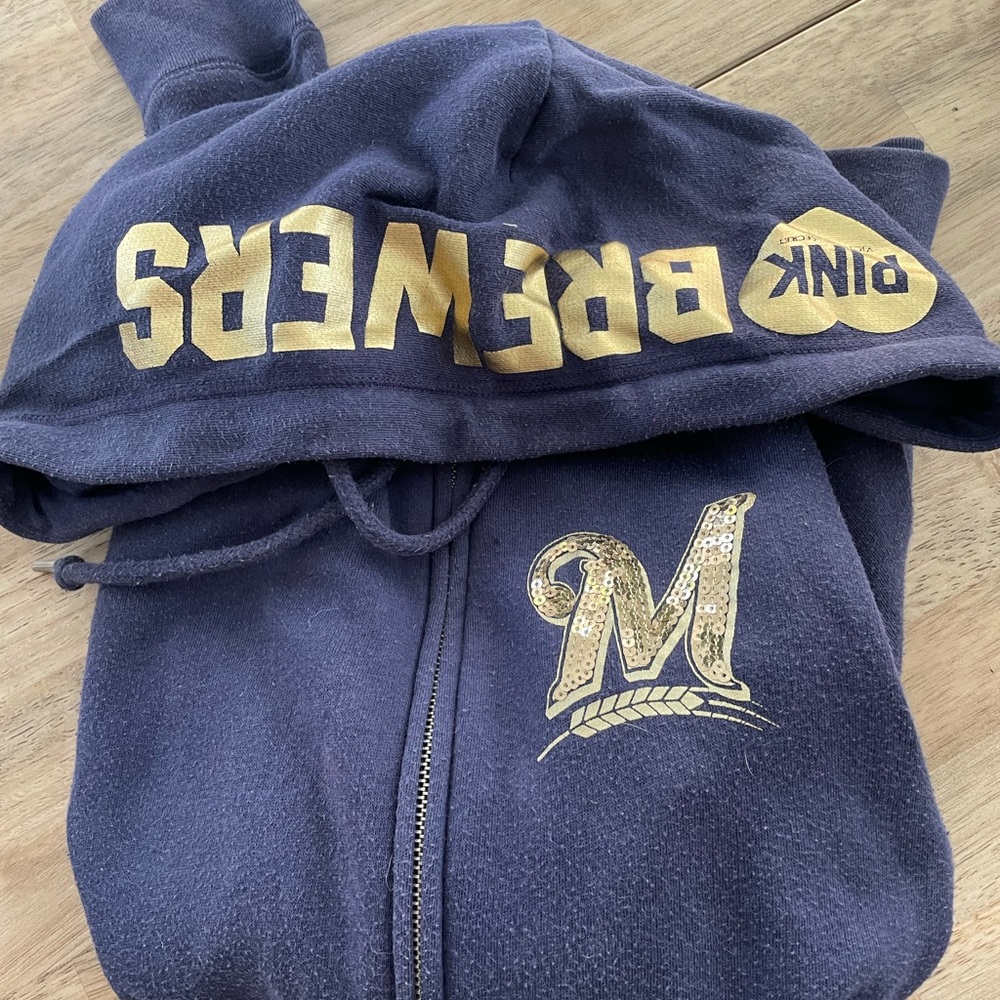 Milwaukee Brewers hoodie, women’s small